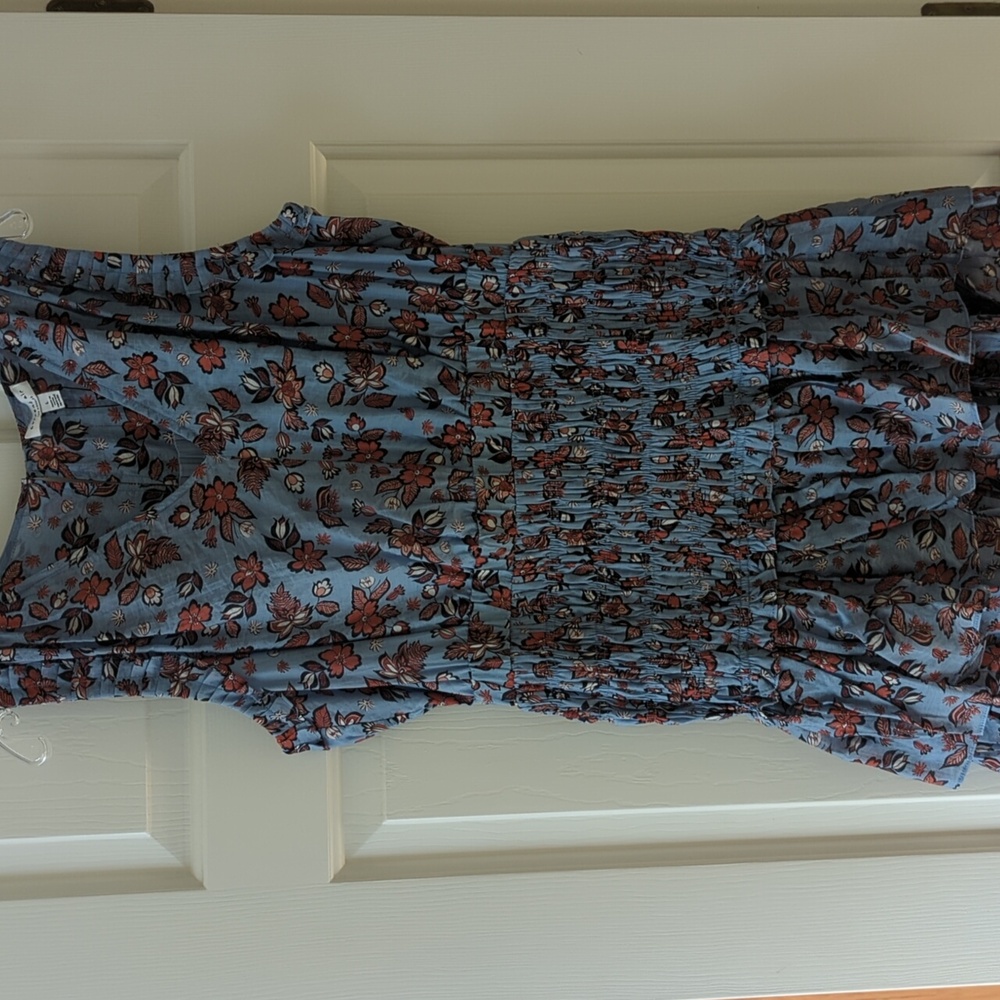 Current Air sleeveless Blue dress with floral print. Size large